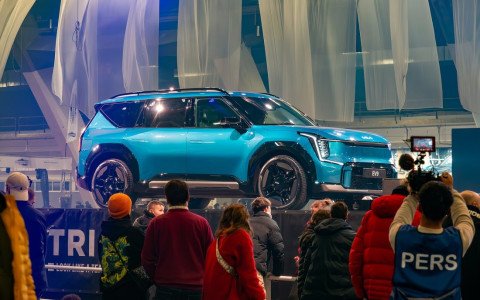 7천만원대 전기 SUV, 기아 EV9 vs 테슬라 모델Y…아빠들의 선택은?
