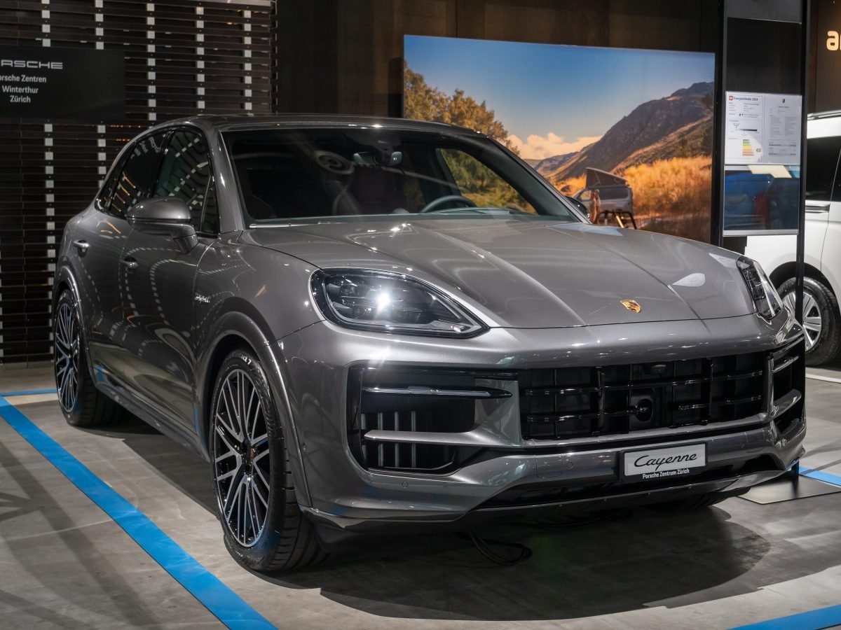 포르쉐 카이엔 일렉트릭 10월의 차 선정 전기 SUV