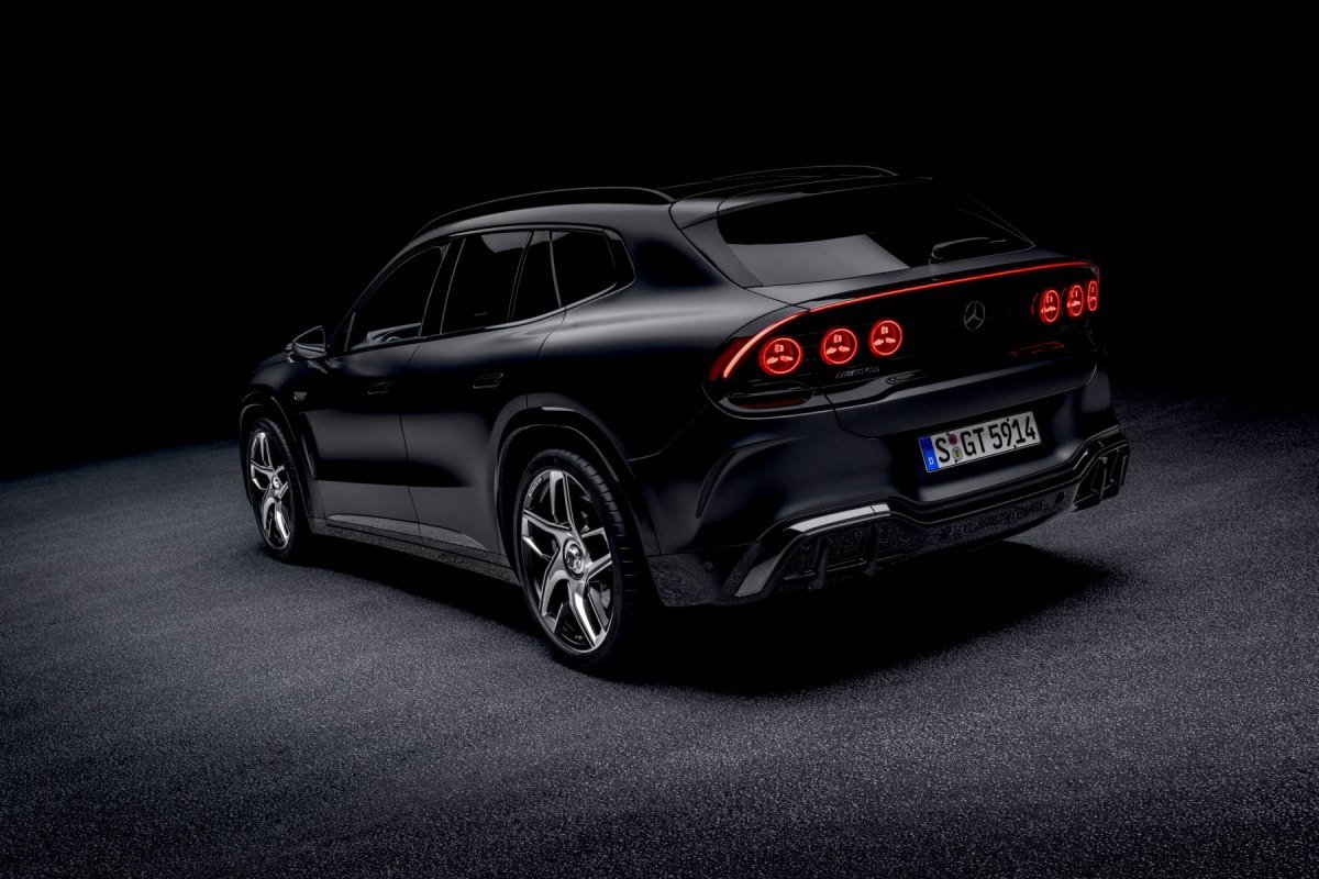 메르세데스-AMG GT SUV 후면 원형 테일램프 디자인